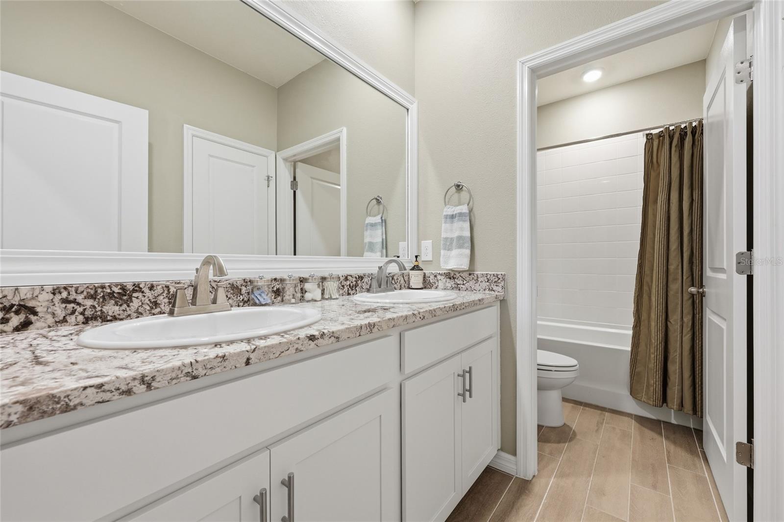 ARBOR GREENS PH 2 UNIT 5 PB 38 PG 93 - Residential