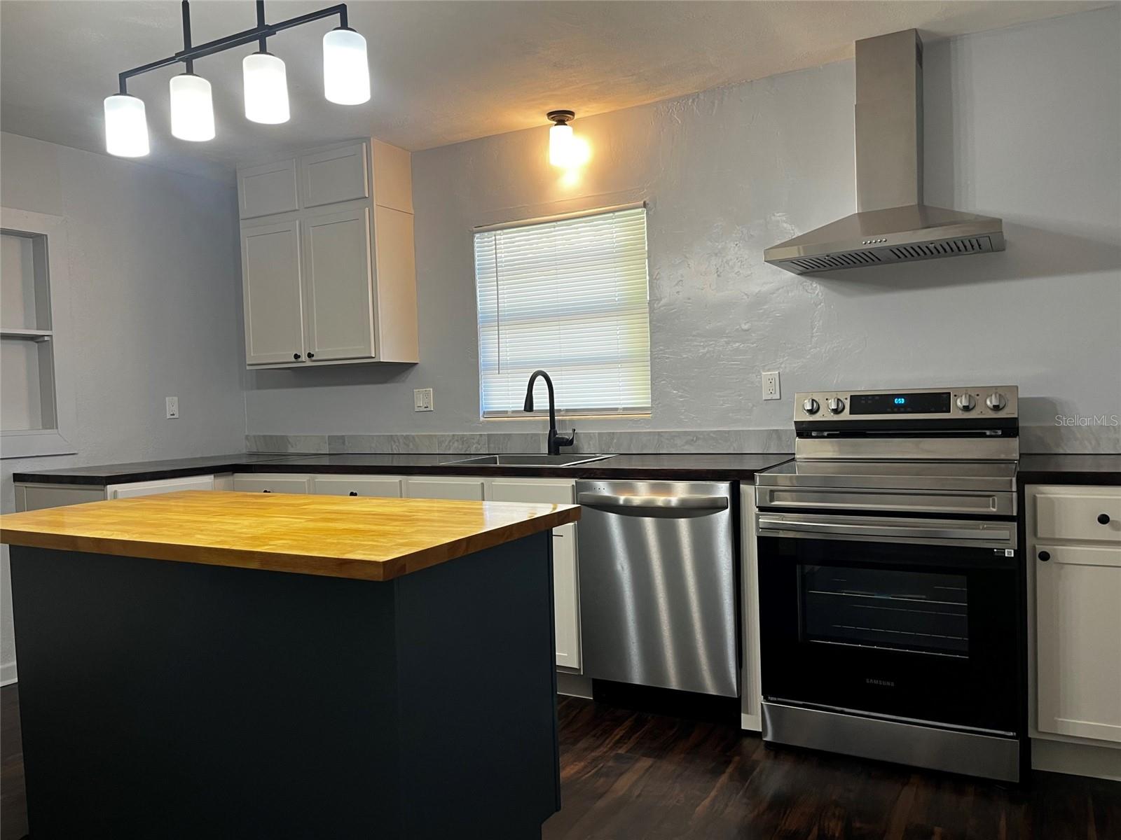 COLLEGE HILL SUB - Residential