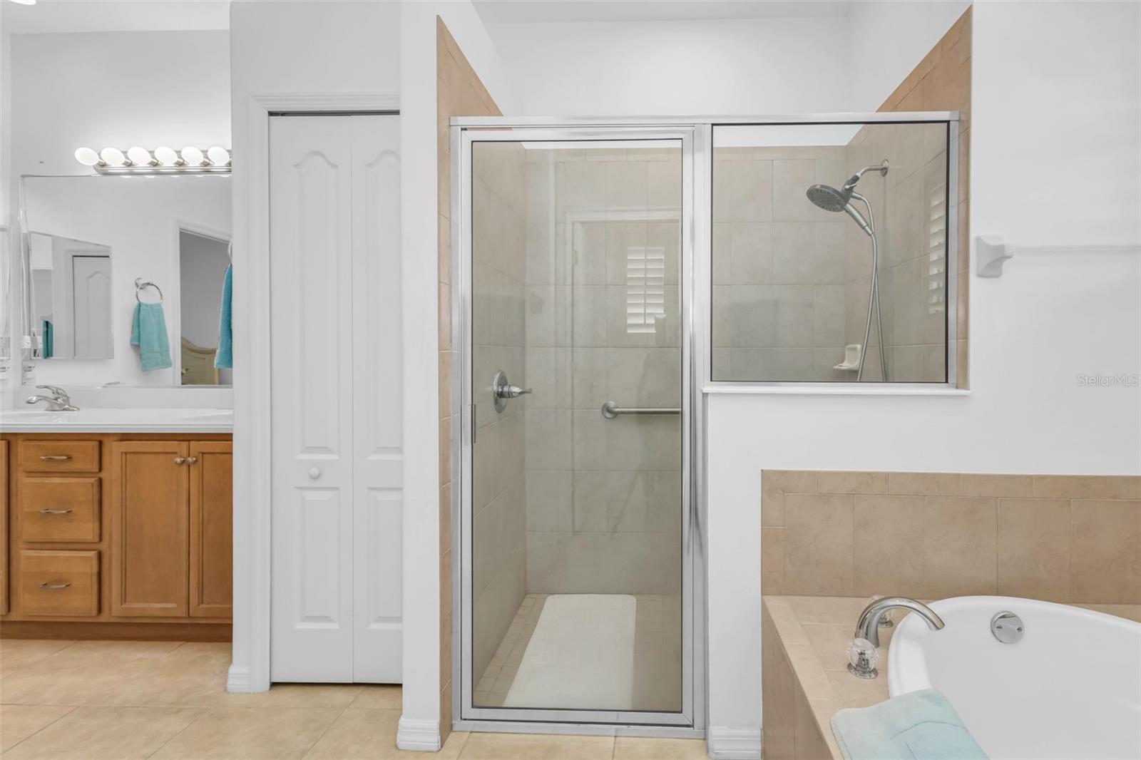 KINGS GATE PH 05 - Residential