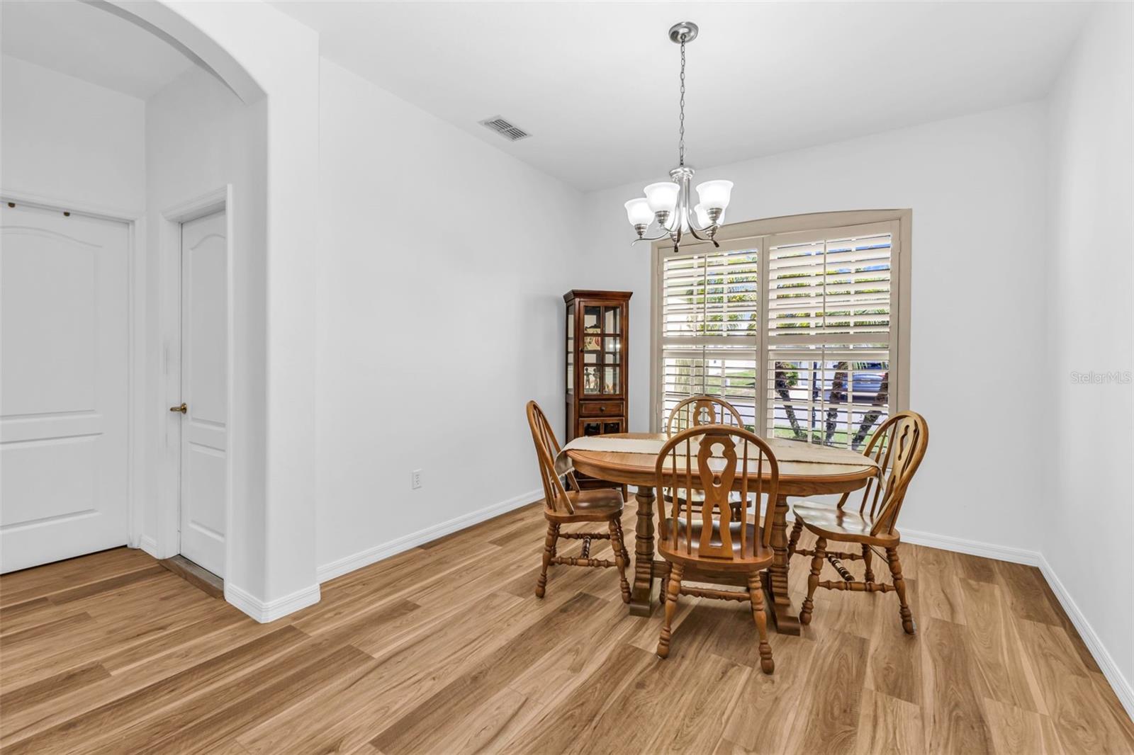 KINGS GATE PH 05 - Residential