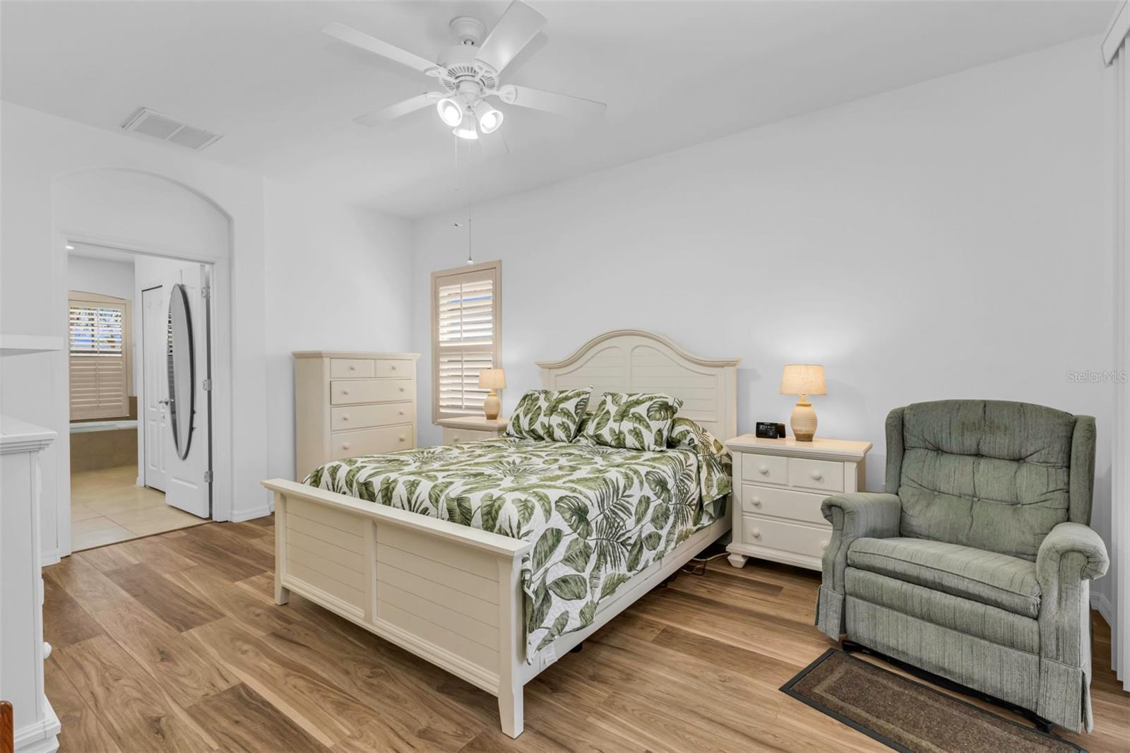 KINGS GATE PH 05 - Residential