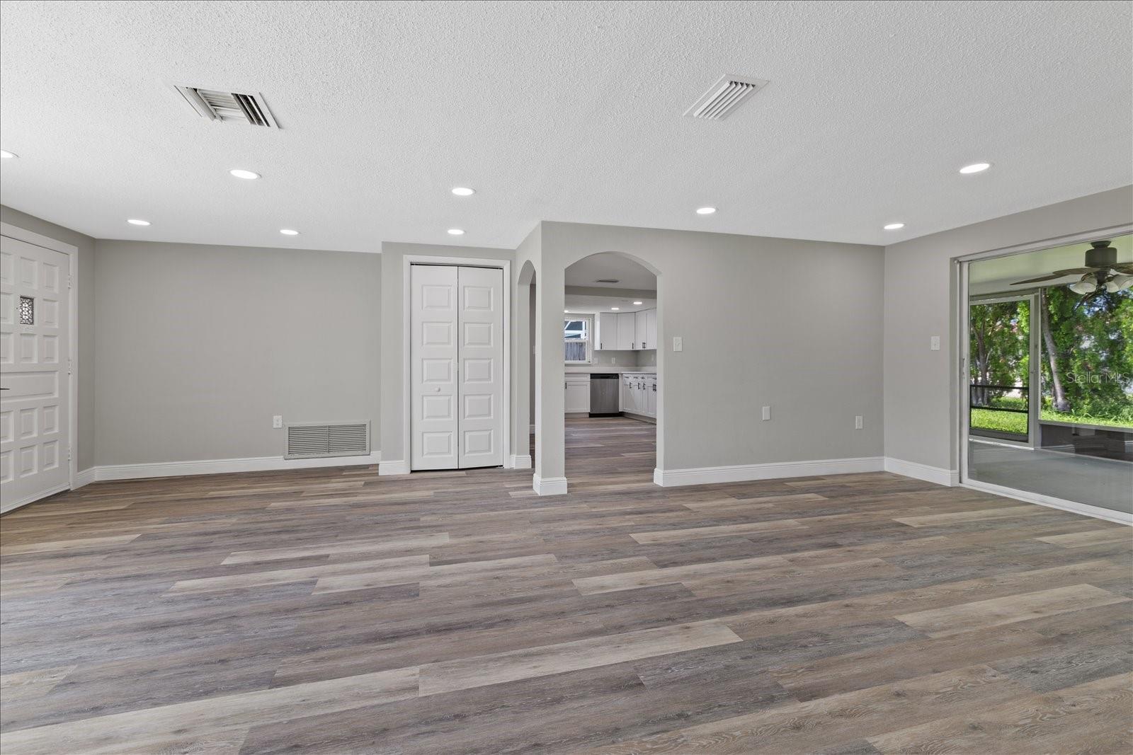 REGENCY PARK - Residential Lease