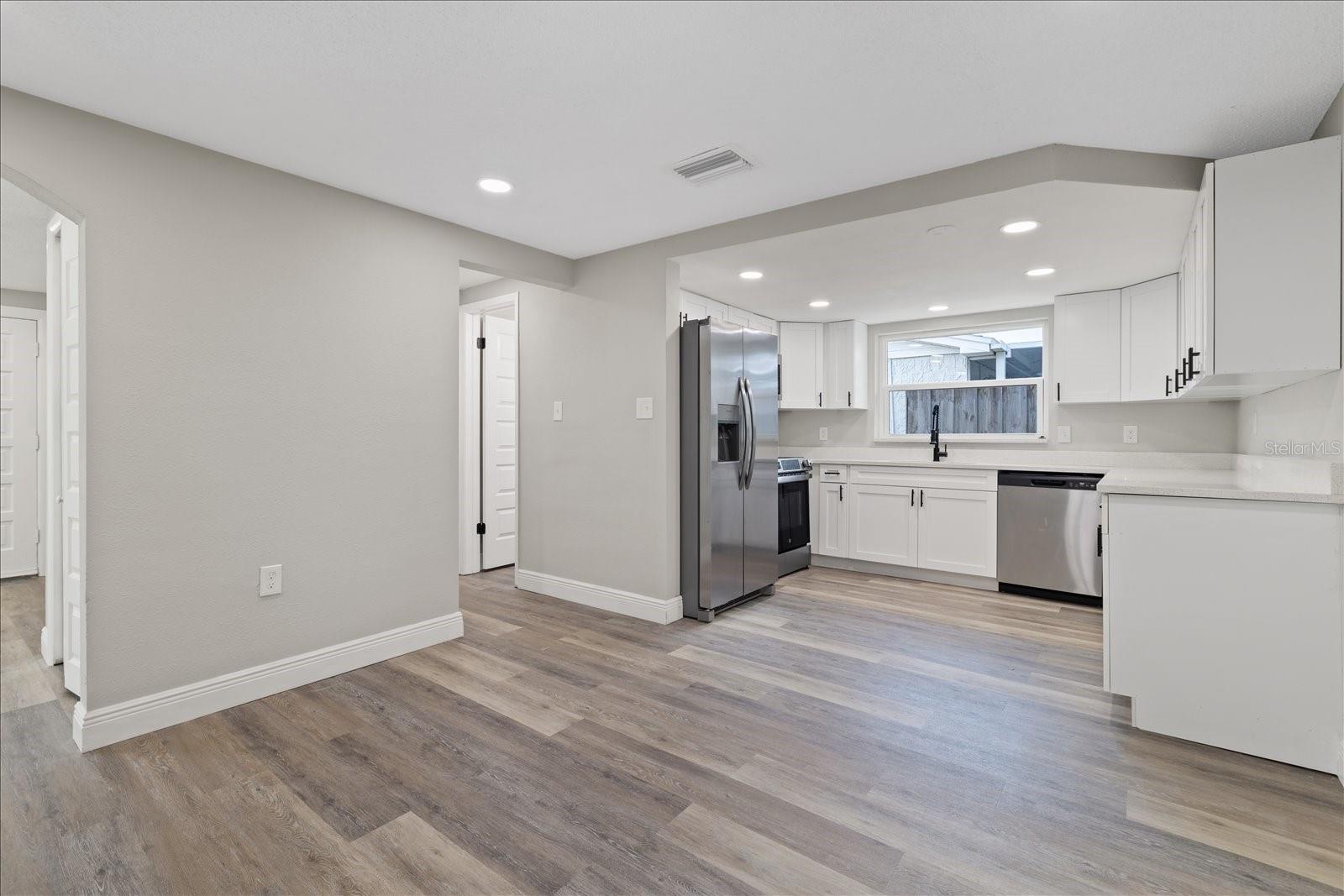 REGENCY PARK - Residential Lease