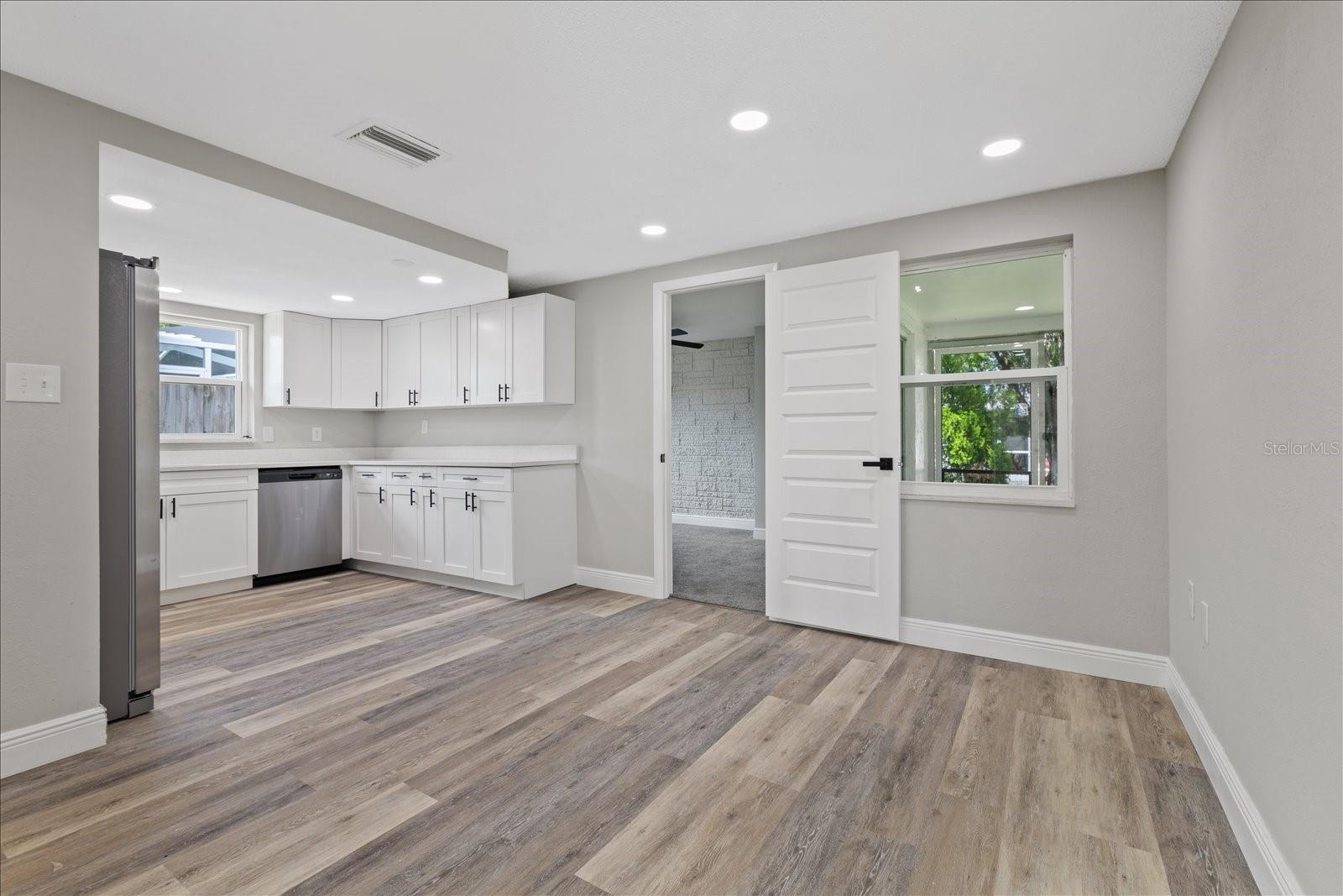 REGENCY PARK - Residential Lease