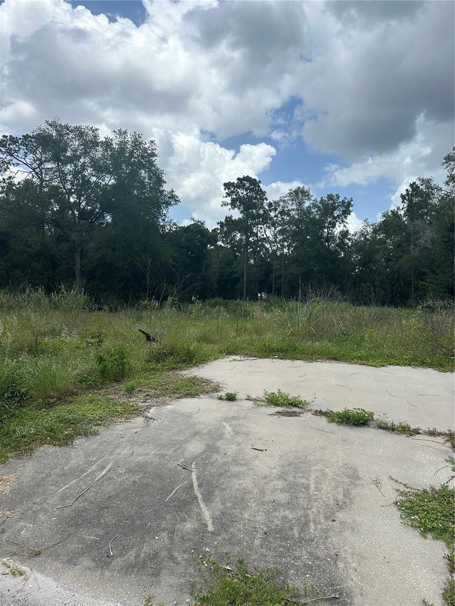 Don’t miss this rare opportunity to own a spacious 0.70-acre lot in a prime East Orlando location. Tucked away on a quiet cul-de-sac just off Dean Road and University Boulevard, this nearly three-quarter-acre property offers the perfect blend of privacy and convenience. With easy access to SR-417, SR-408, and Colonial Drive, you're just minutes from the University of Central Florida, Waterford Lakes Town Center, shopping, dining, parks, and more. The lot features mature trees, a peaceful setting, and ample space to build your custom dream home, with no HOA restrictions. Whether you're looking to build now or invest for the future, this oversized lot offers flexibility, location, and potential that’s hard to find in today’s market. Seller’s motivated!