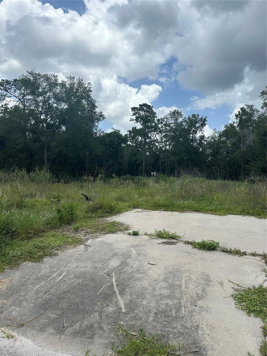 PRICE REDUCED! Don’t miss this rare opportunity to own a spacious 0.70-acre lot in a prime East Orlando location. Tucked away on a quiet cul-de-sac just off Dean Road and University Boulevard, this nearly three-quarter-acre property offers the perfect blend of privacy and convenience. With easy access to SR-417, SR-408, and Colonial Drive, you're just minutes from the University of Central Florida, Waterford Lakes Town Center, shopping, dining, parks, and more. The lot features mature trees, a peaceful setting, and ample space to build your custom dream home, with no HOA restrictions. Whether you're looking to build now or invest for the future, this oversized lot offers flexibility, location, and potential that’s hard to find in today’s market. Seller’s motivated!