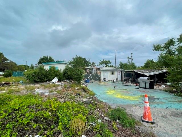 LAKE EUSTIS VILLAGE PARK - Residential