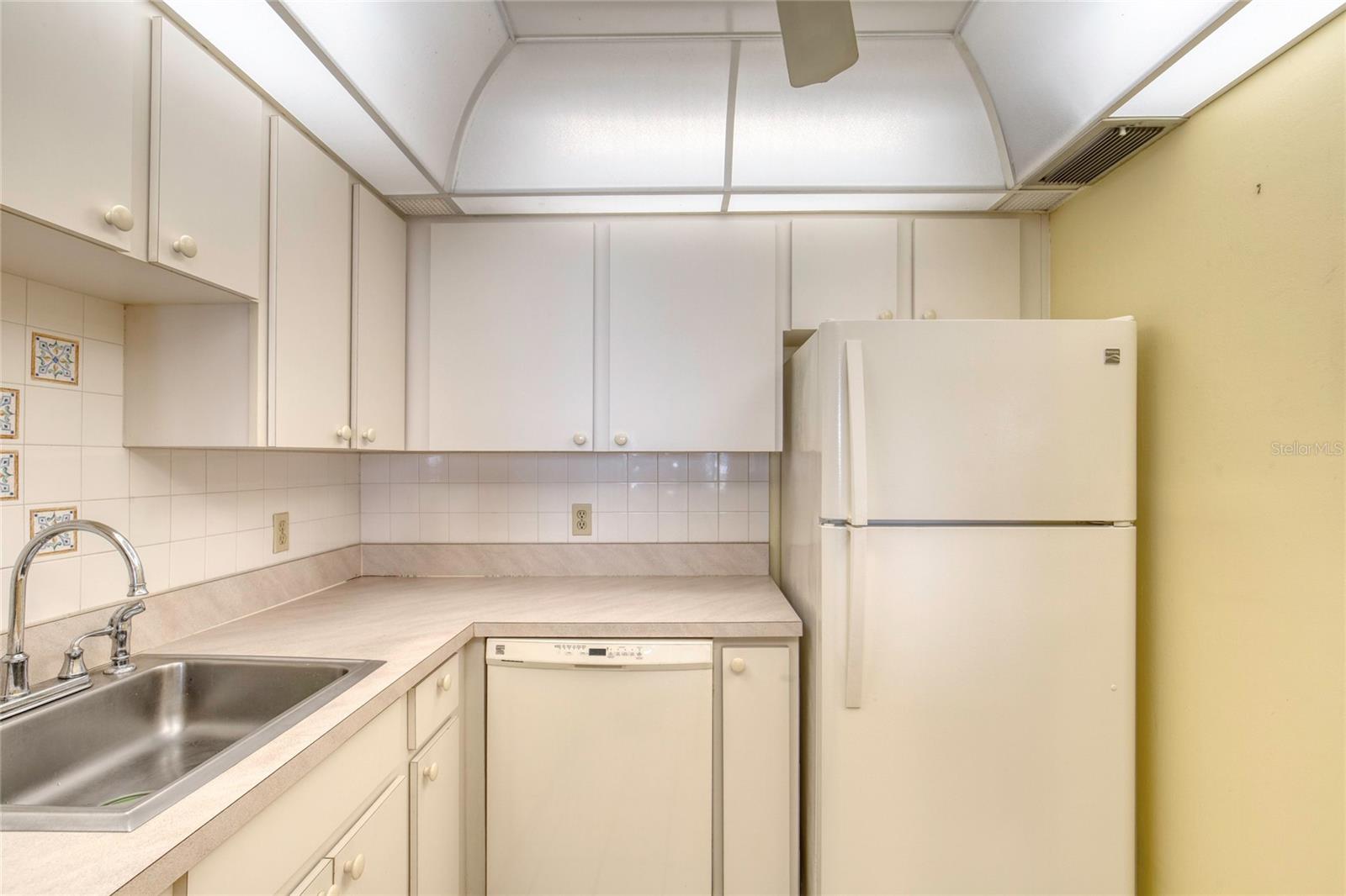 BAYSHORE BATH & TENNIS CLUB CONDO - Residential