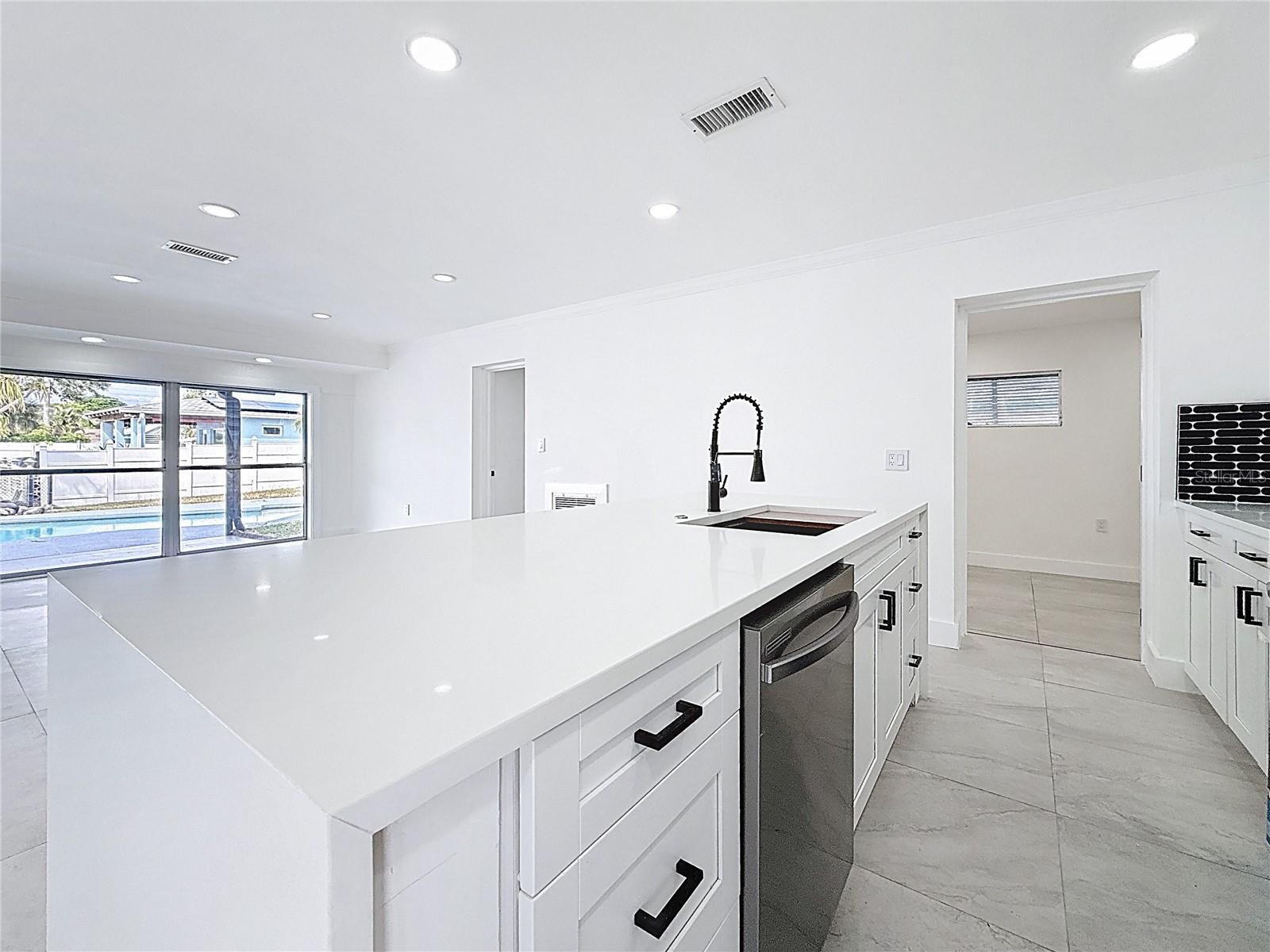 SOUTH CSWY ISLE 2ND ADD - Residential Lease