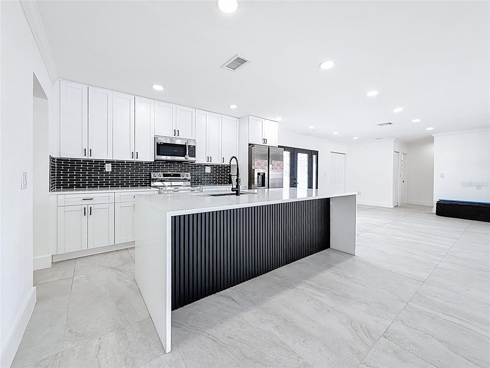 SOUTH CSWY ISLE 2ND ADD - Residential Lease