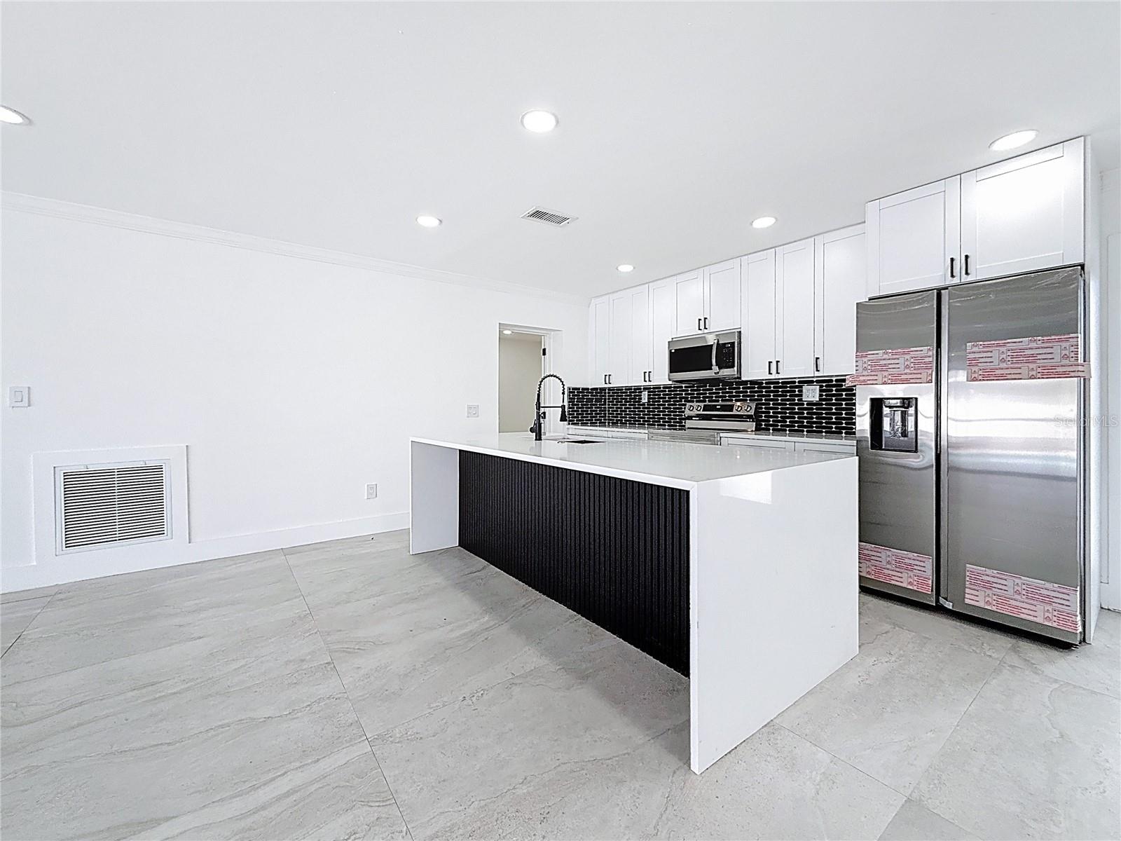 SOUTH CSWY ISLE 2ND ADD - Residential Lease