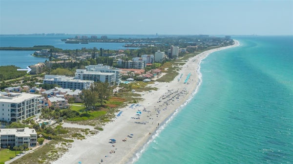 4540 GULF OF MEXICO DR # PH2, LONGBOAT KEY, FL 34228 - Image 9bcfcf47cd8cee36684a8cf43b7db38d/2477003246