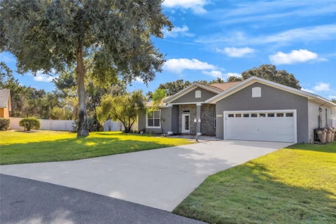 Tiny photo for 10240 Barrington Court, Leesburg, FL 34788 (MLS # G5119392)