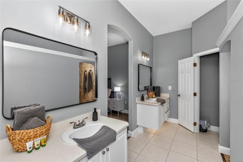 Tiny photo for 10240 Barrington Court, Leesburg, FL 34788 (MLS # G5119392)