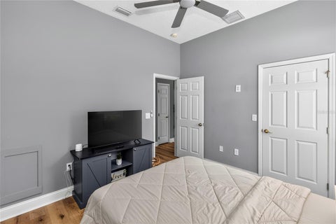 Tiny photo for 10240 Barrington Court, Leesburg, FL 34788 (MLS # G5119392)