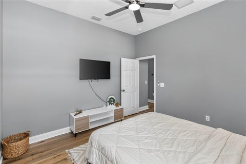 Tiny photo for 10240 Barrington Court, Leesburg, FL 34788 (MLS # G5119392)