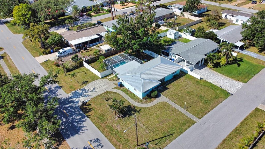 Photo of 100 Aurora Street W, Venice, FL 34285 (MLS # N6140153)