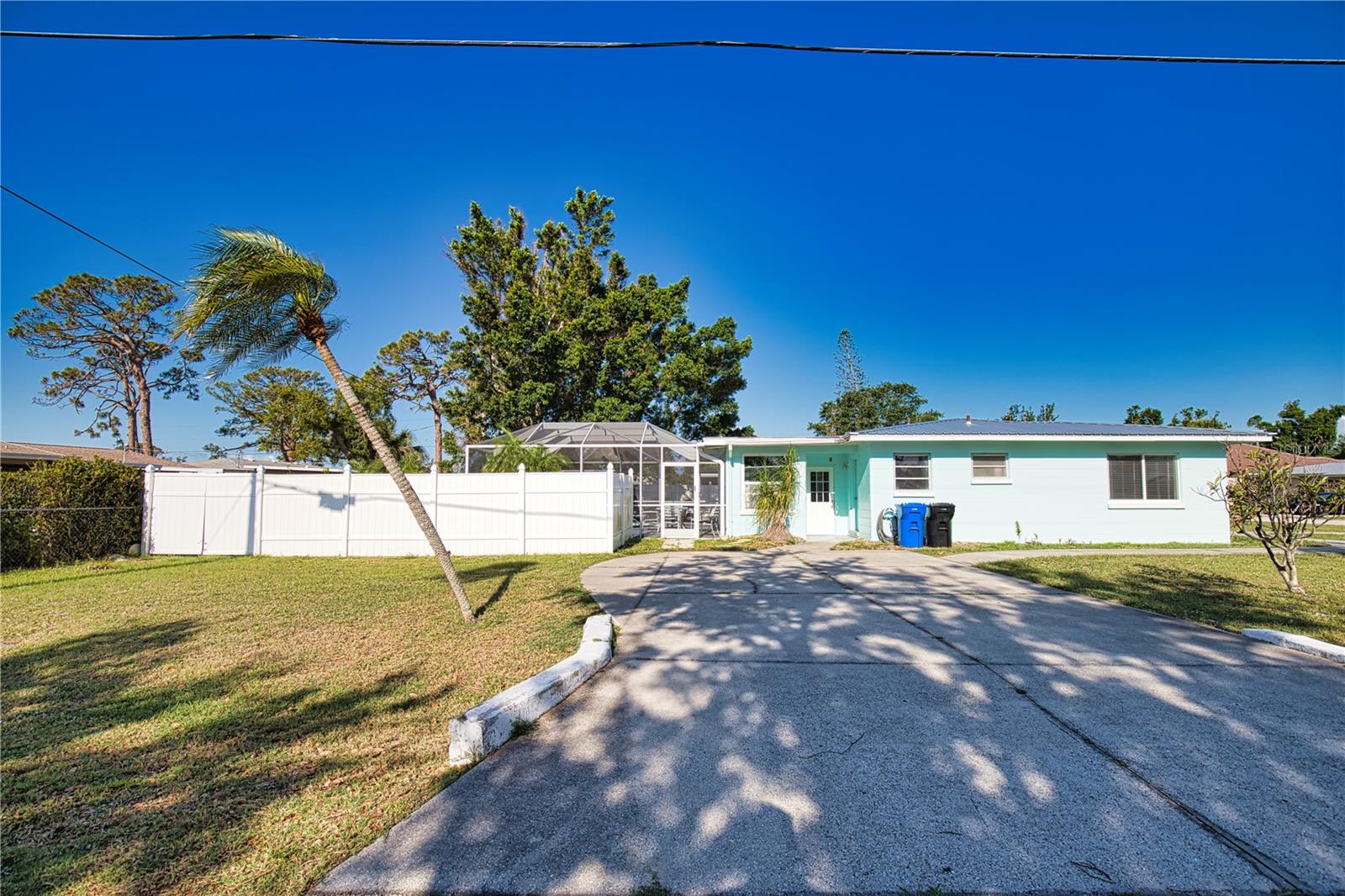BEACH MANOR - Residential