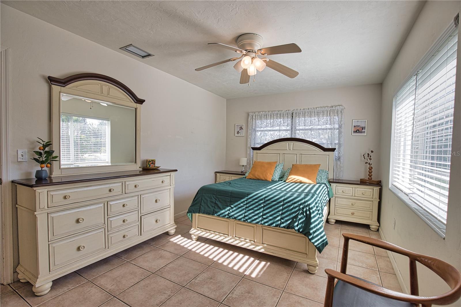 BEACH MANOR - Residential