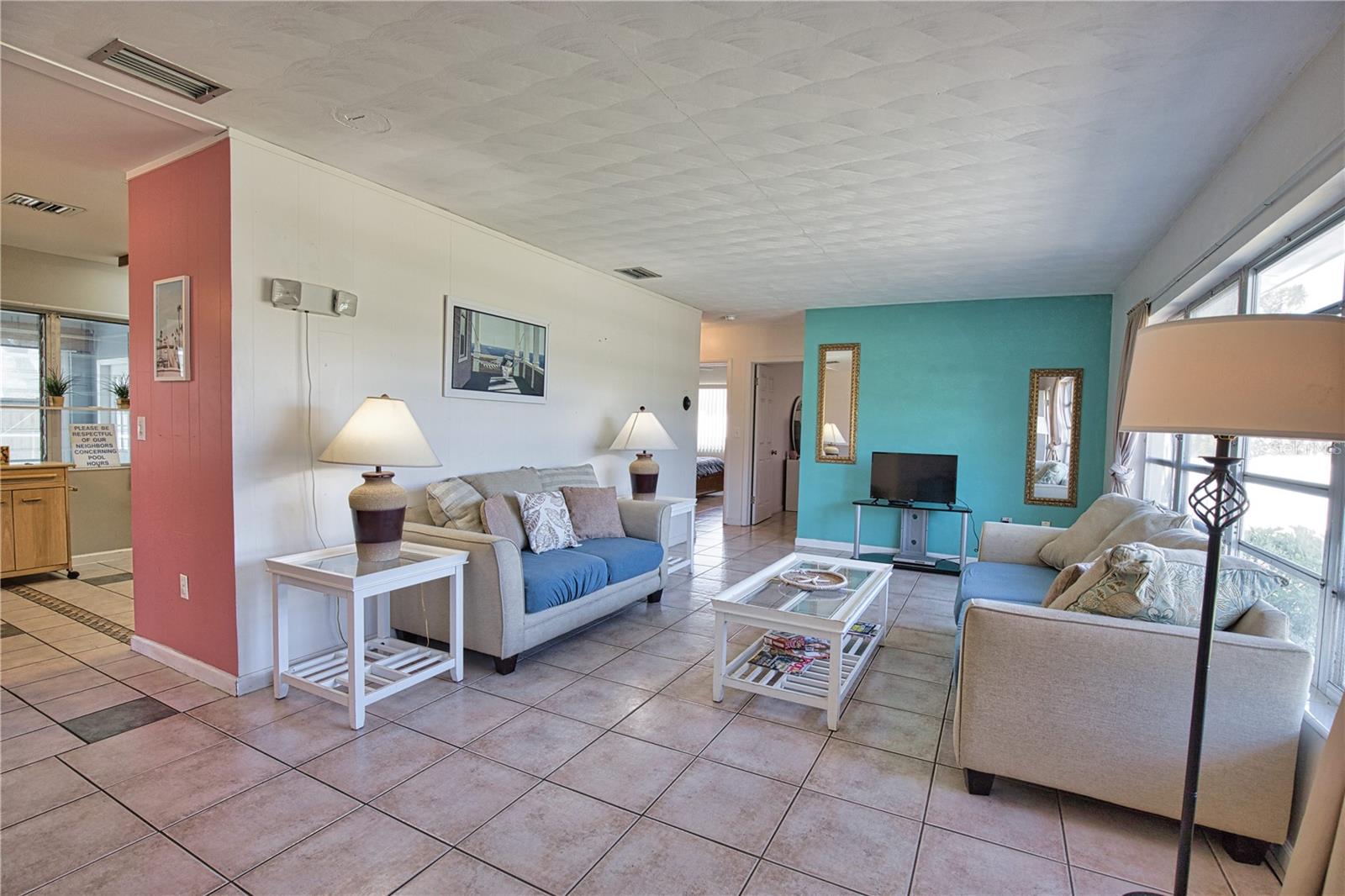 BEACH MANOR - Residential