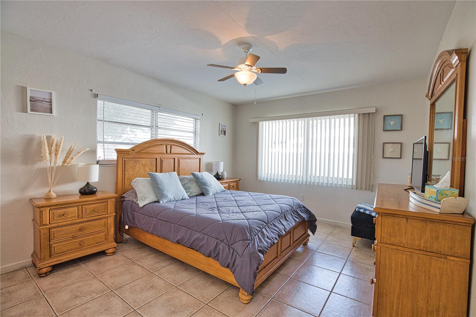 BEACH MANOR - Residential