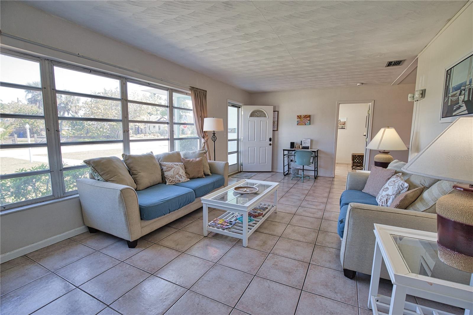 BEACH MANOR - Residential