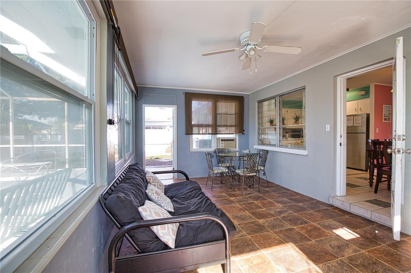 BEACH MANOR - Residential