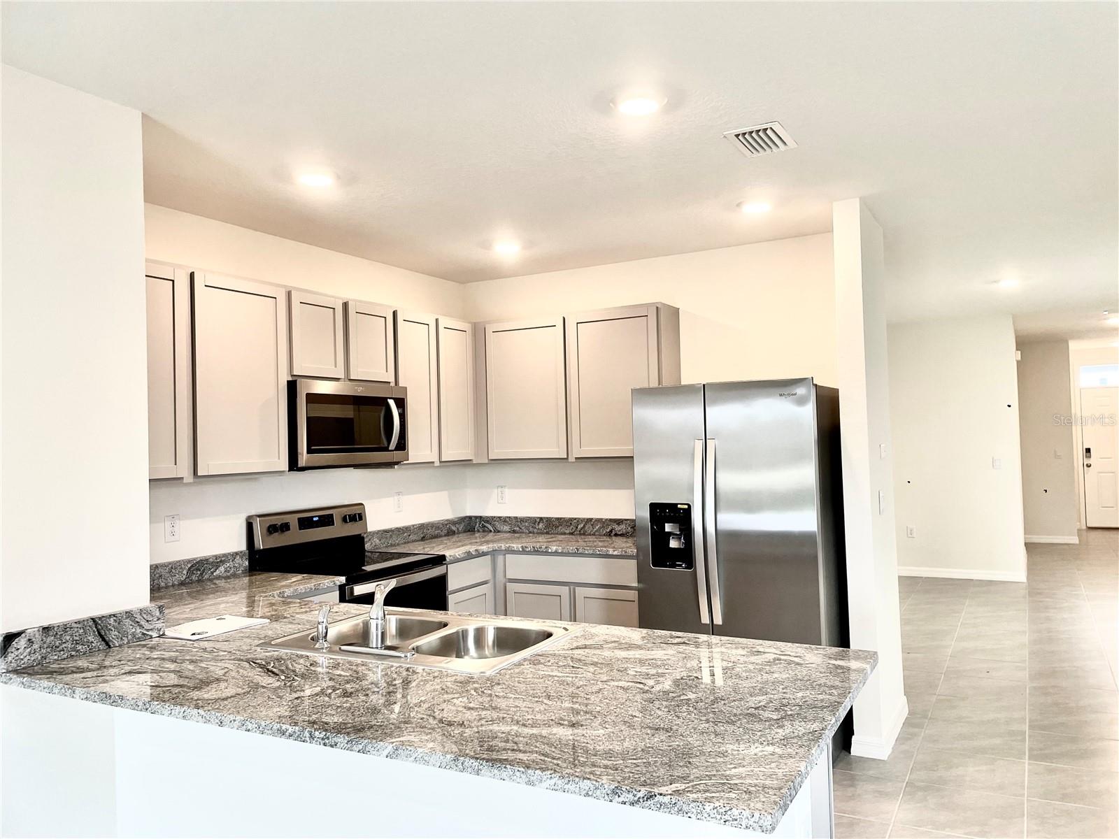 C9D | VARREA PHASE 1 - Residential Lease