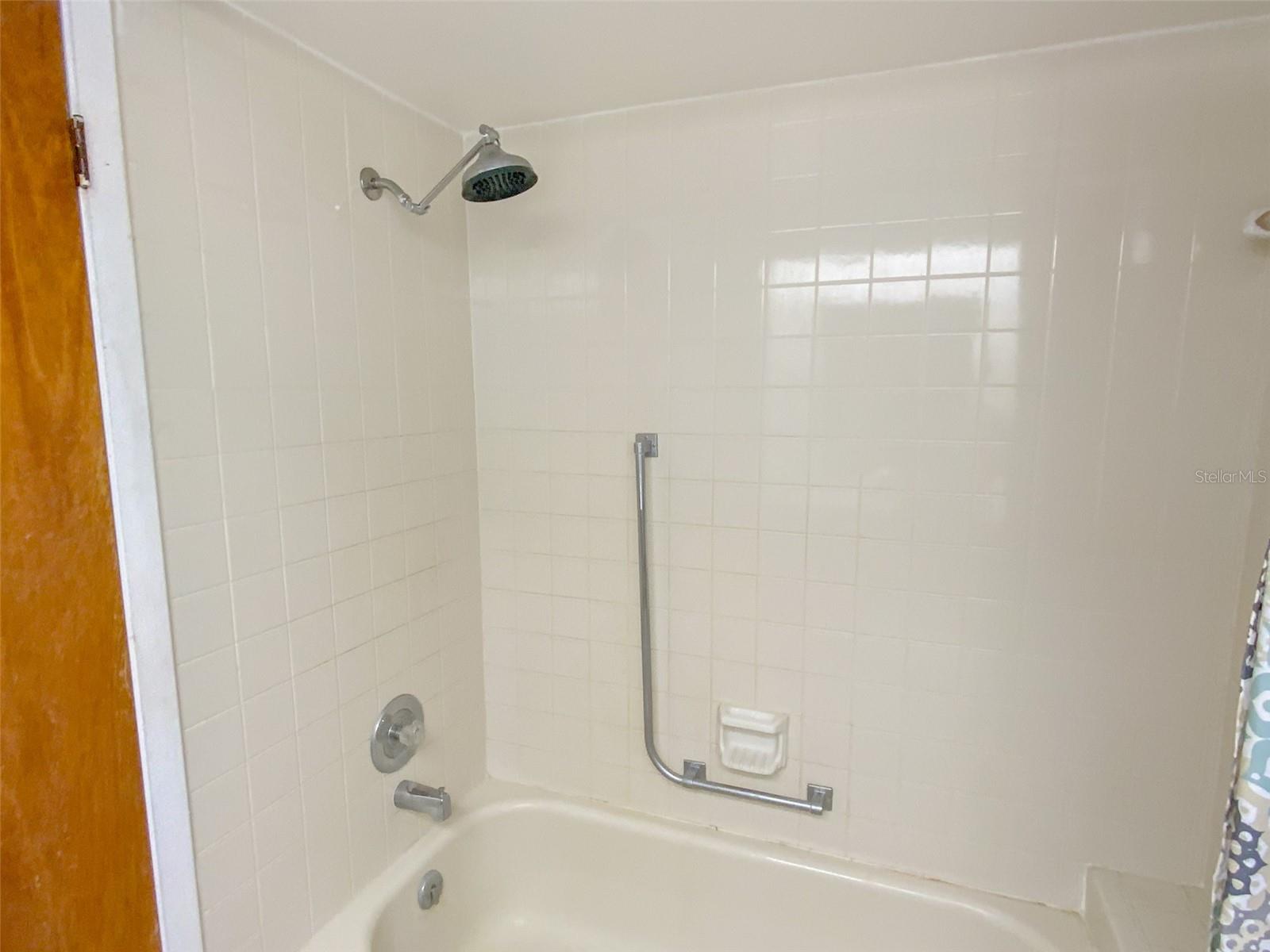 CEDAR POINTE PH 2 - Residential Lease