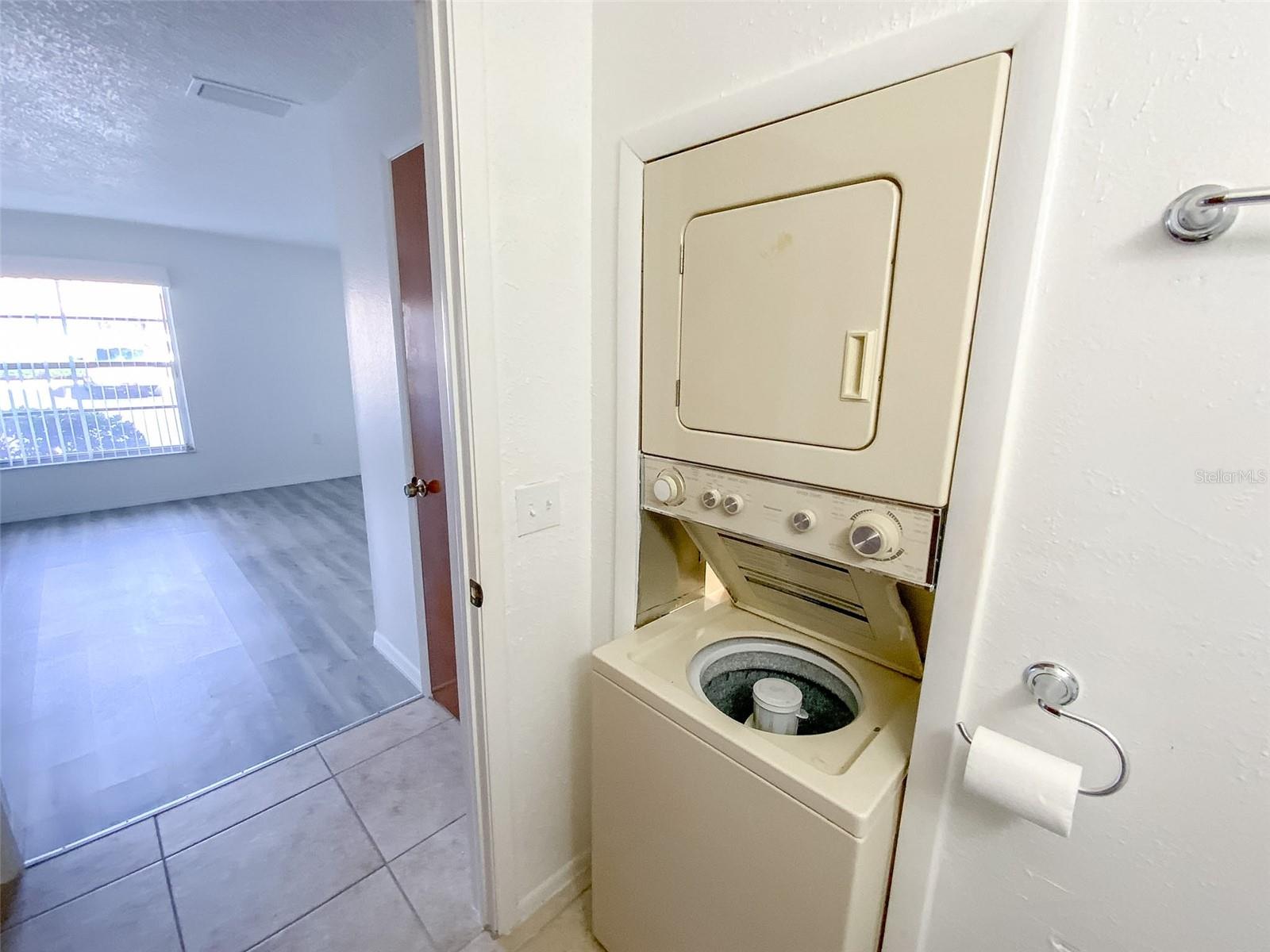 CEDAR POINTE PH 2 - Residential Lease