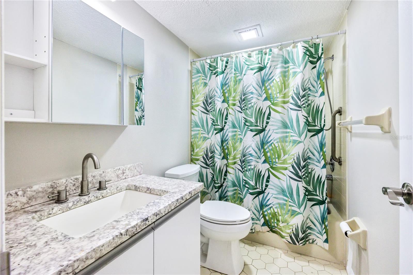 WOODLAND GREEN - Residential Lease