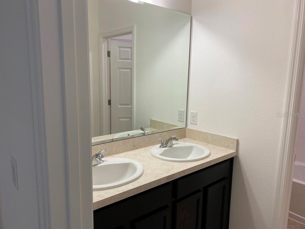 CYPRESS OAKS PH II - Residential Lease