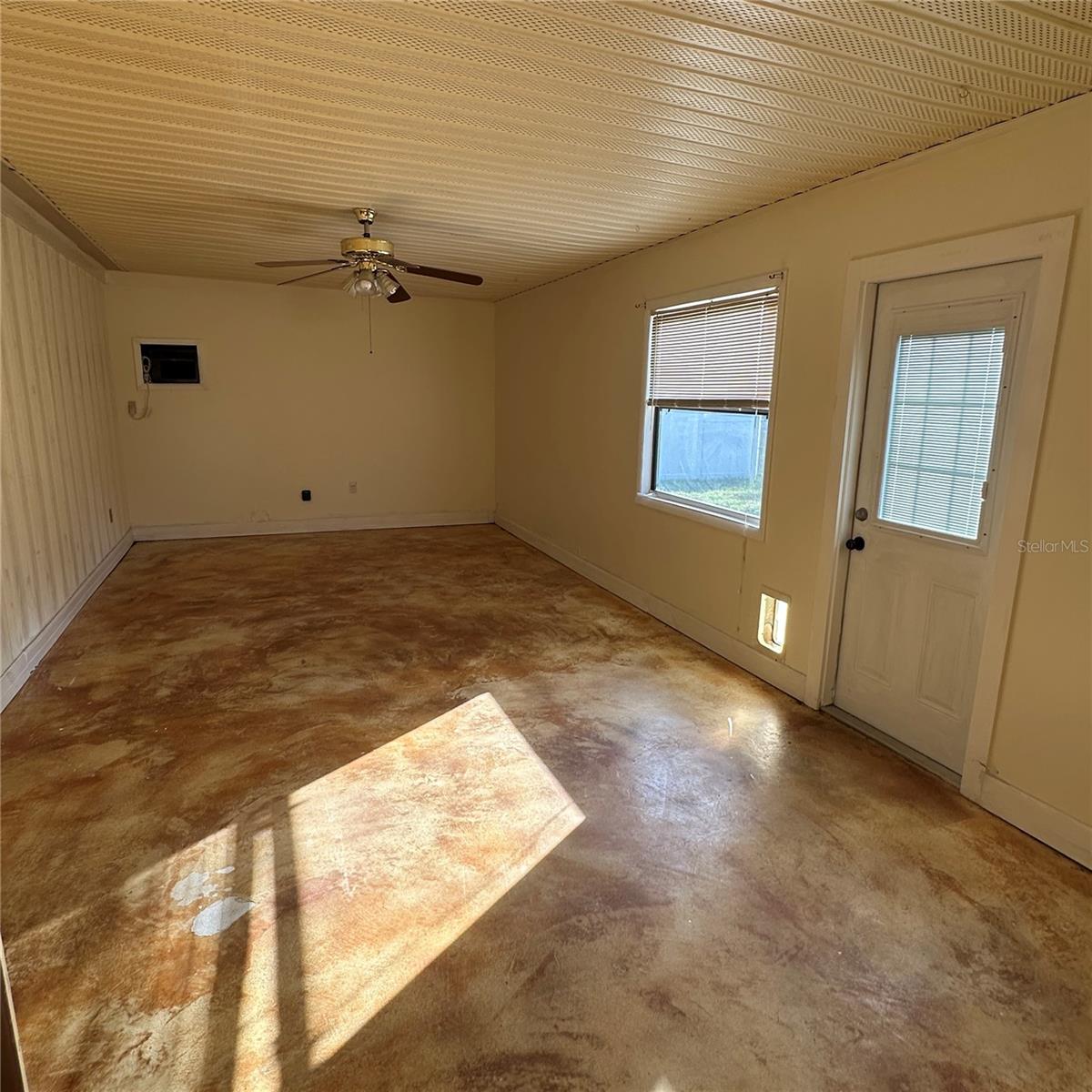 WOODLAWN LAKES - Residential