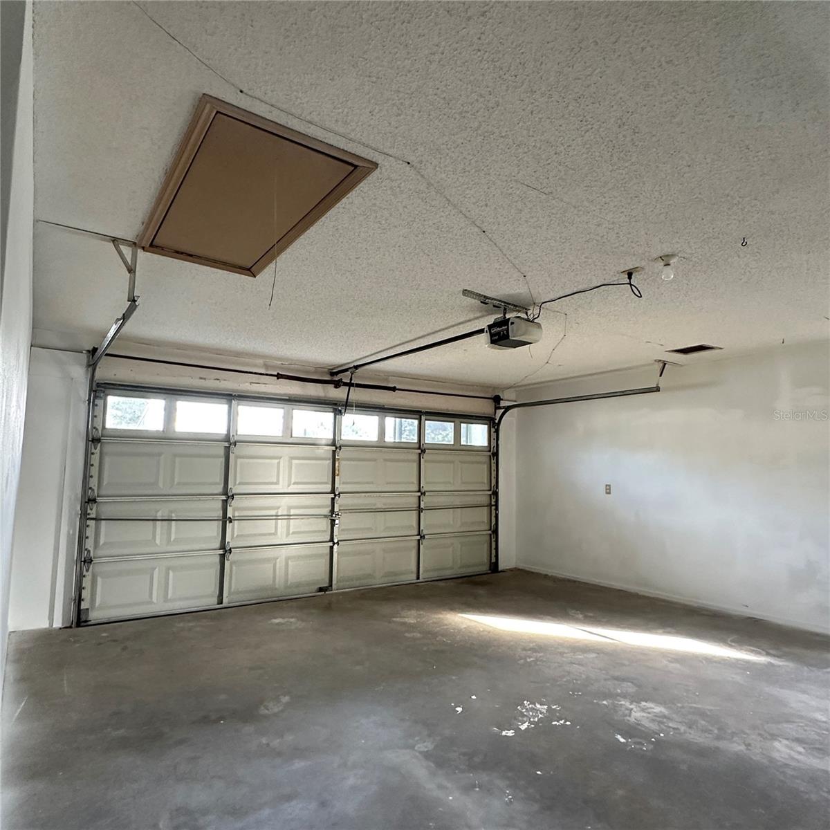 WOODLAWN LAKES - Residential