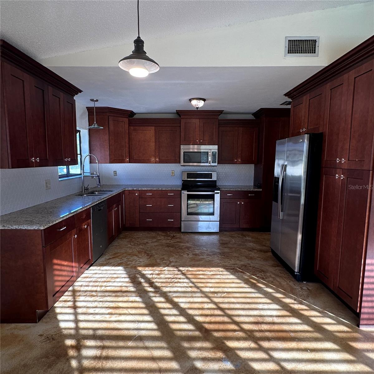 WOODLAWN LAKES - Residential