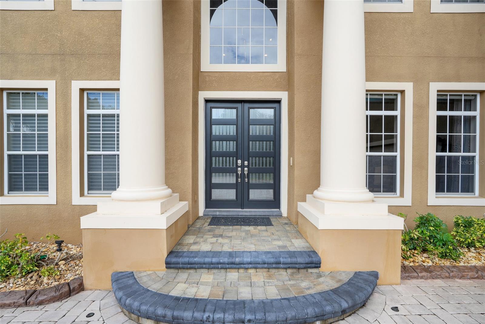 1596 KENNESAW DRIVE