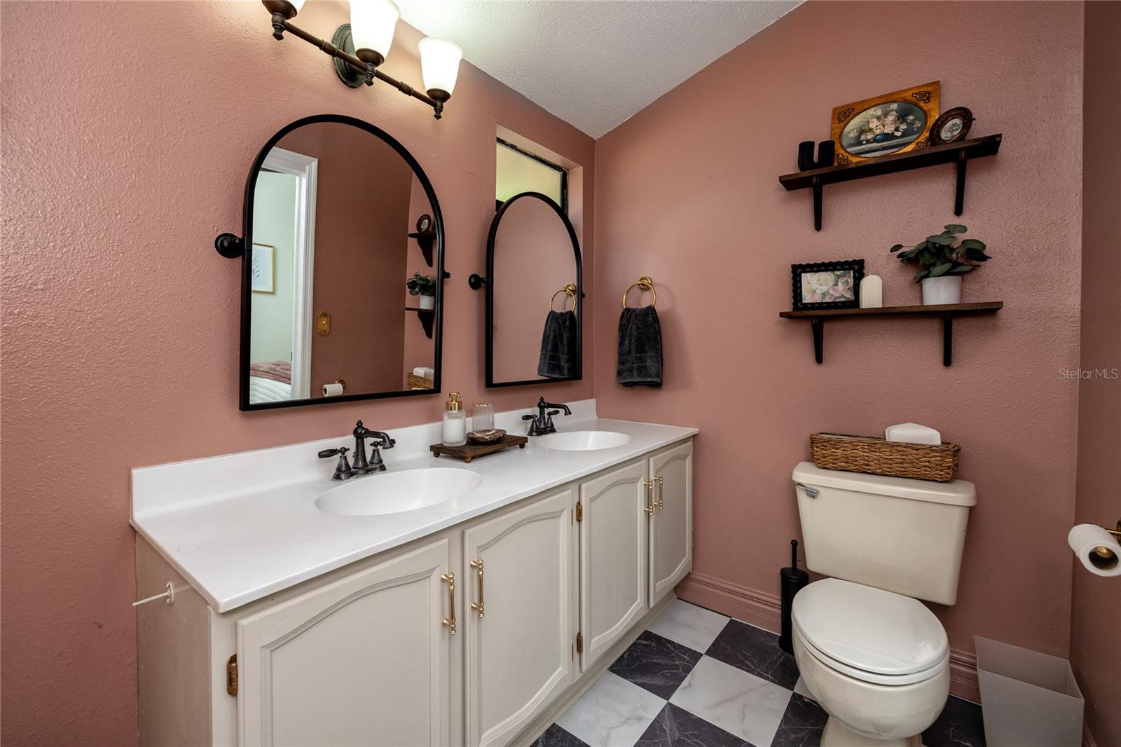 HAMPTON TERRACE - Residential