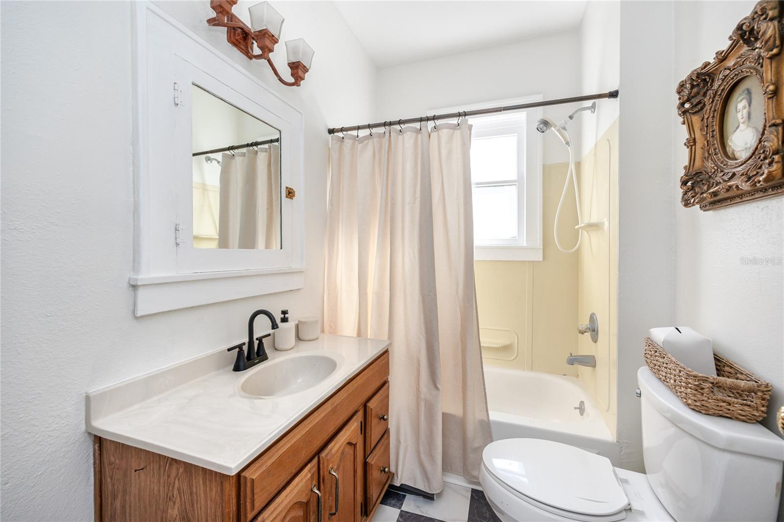 HAMPTON TERRACE - Residential