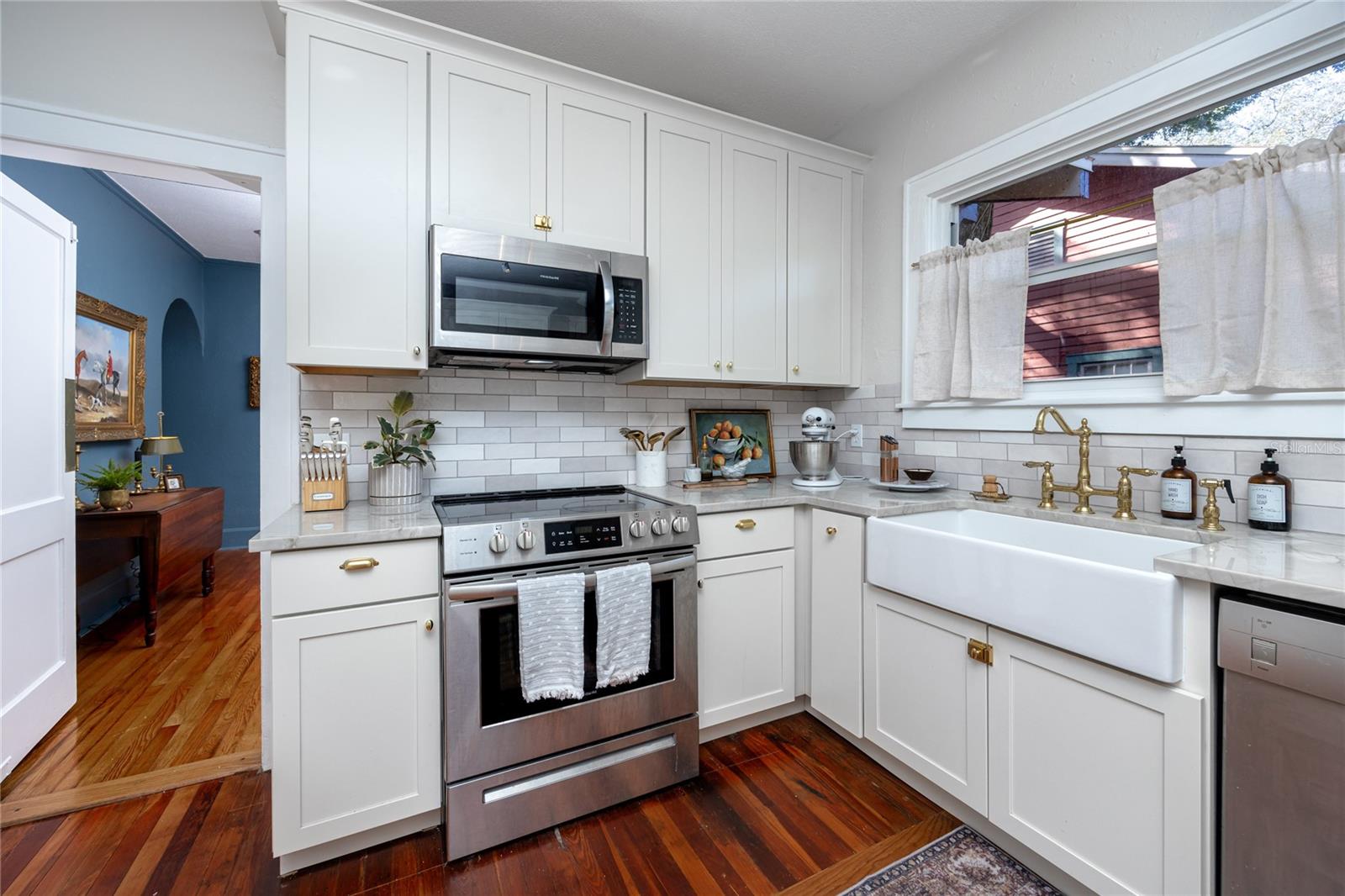 HAMPTON TERRACE - Residential