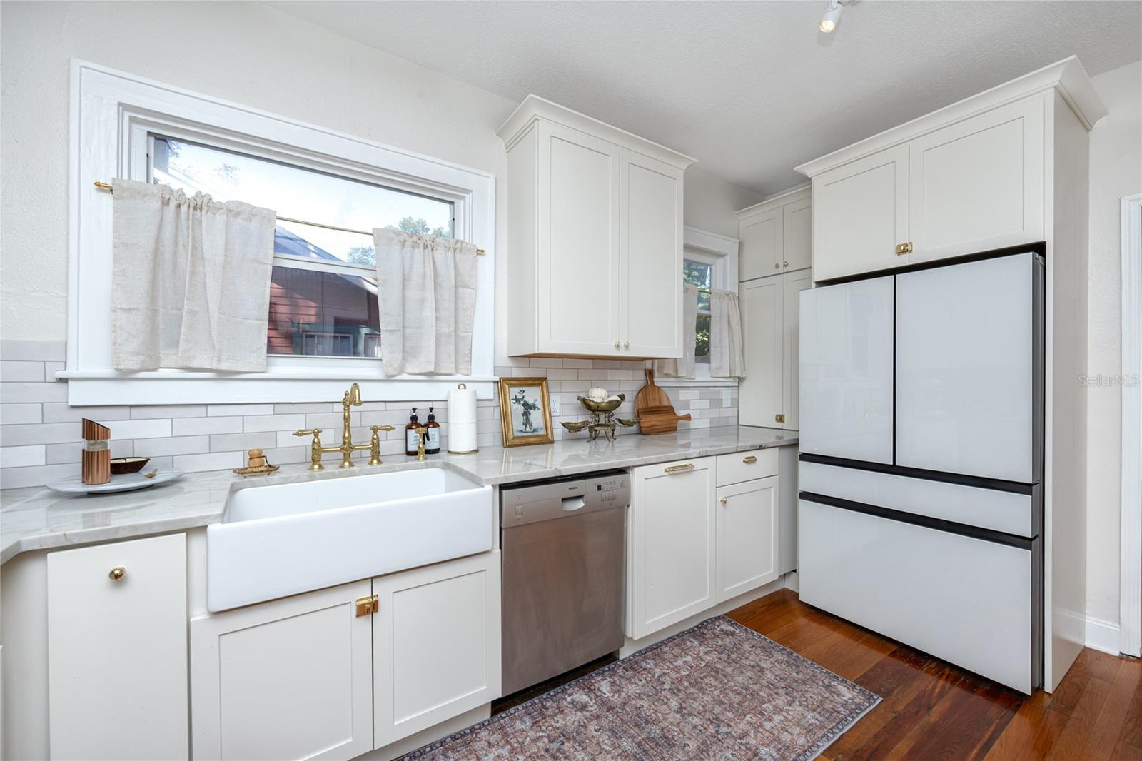 HAMPTON TERRACE - Residential