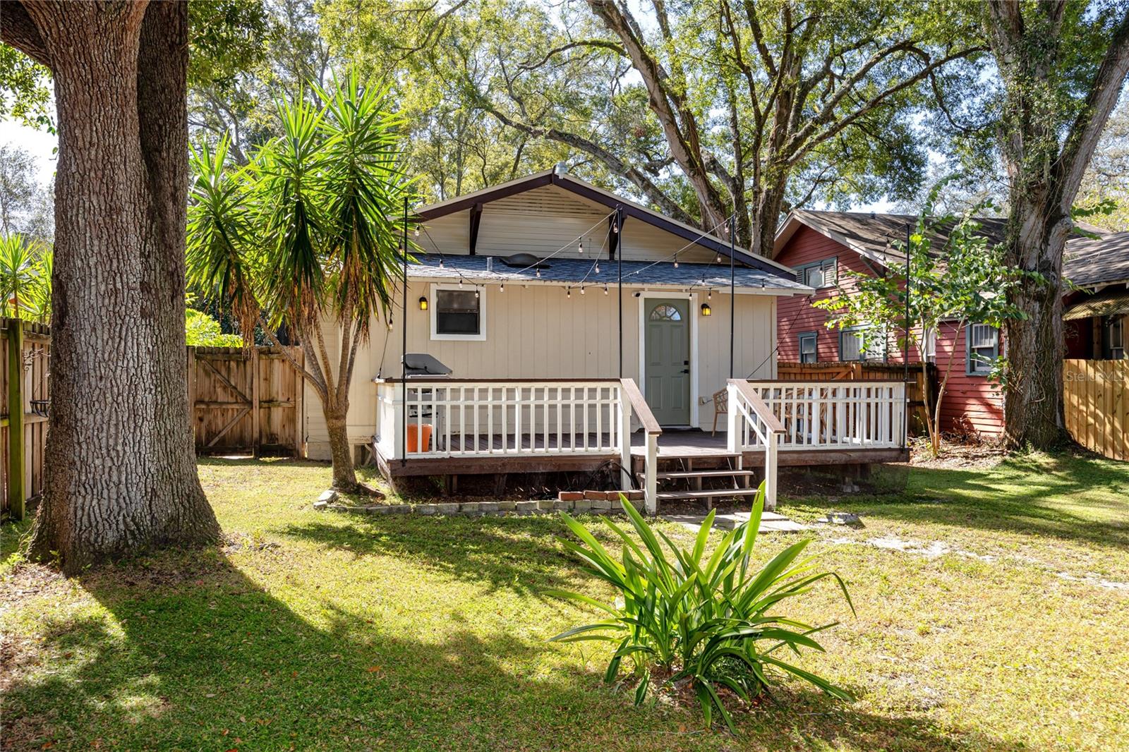 HAMPTON TERRACE - Residential