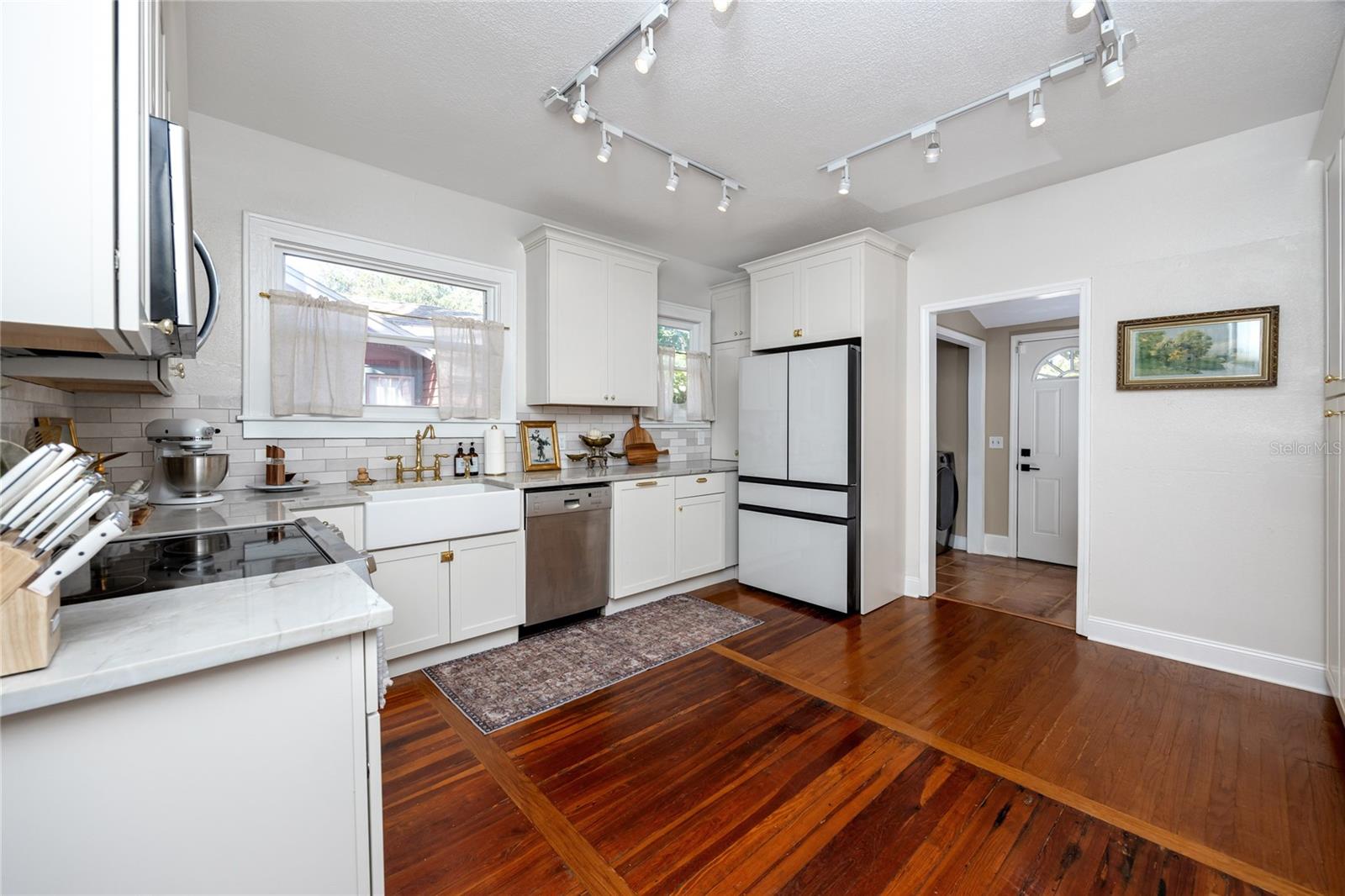 HAMPTON TERRACE - Residential