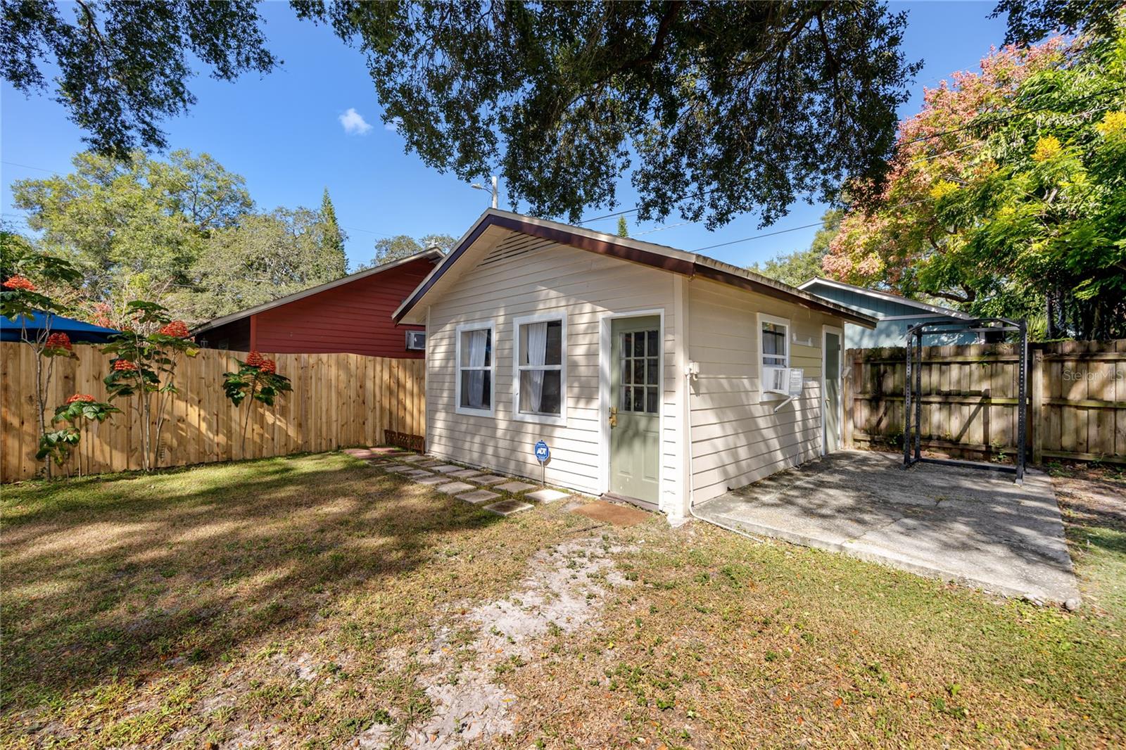 HAMPTON TERRACE - Residential