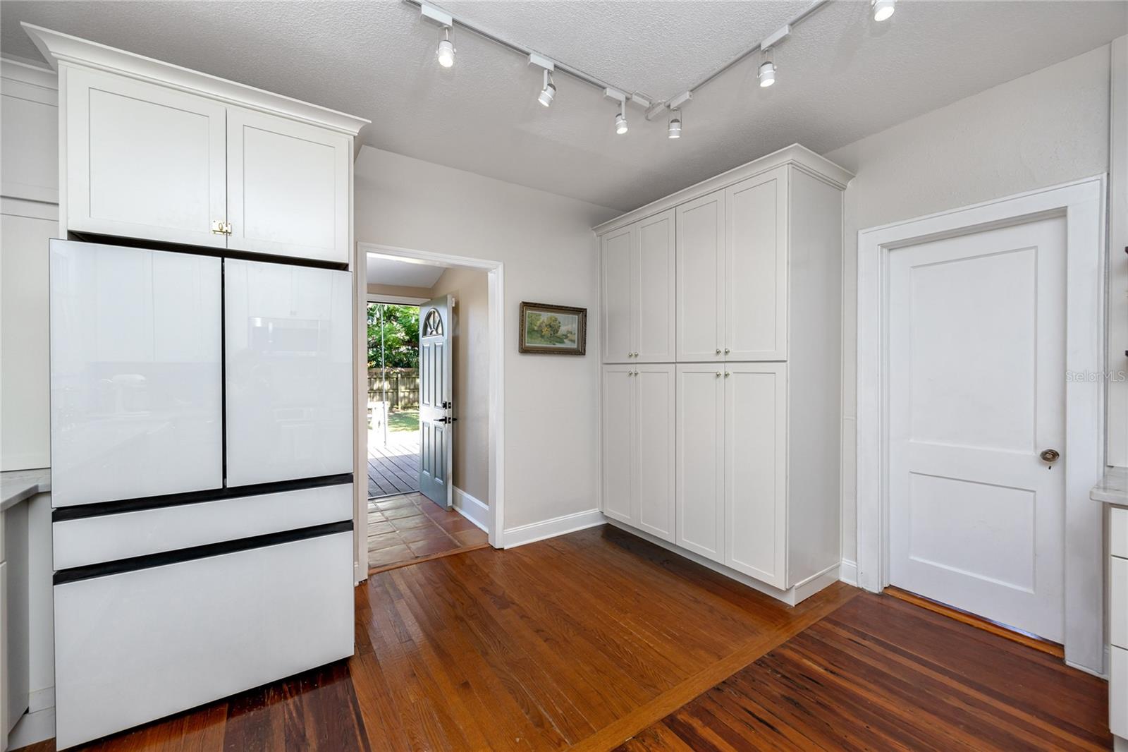 HAMPTON TERRACE - Residential