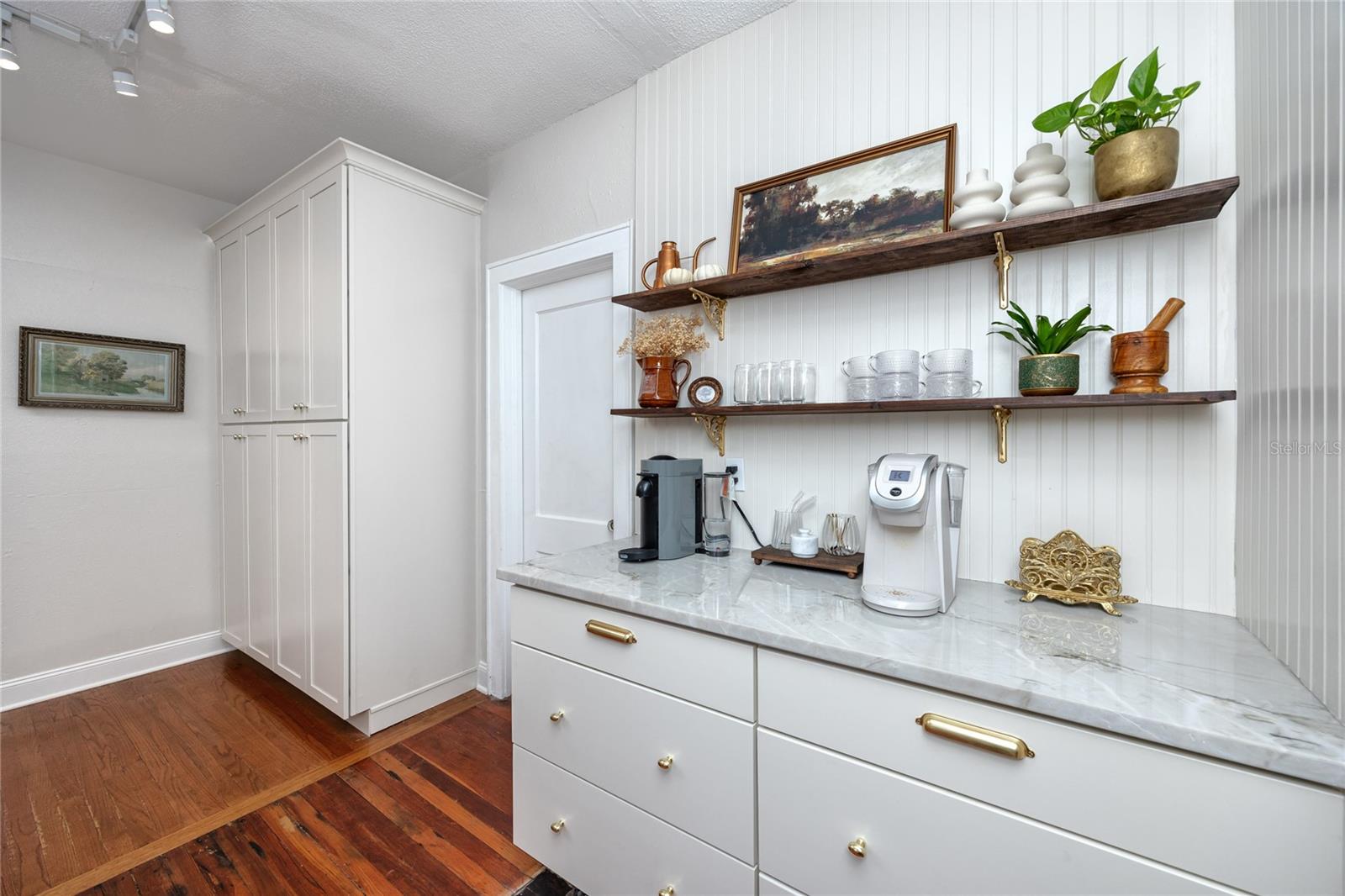 HAMPTON TERRACE - Residential