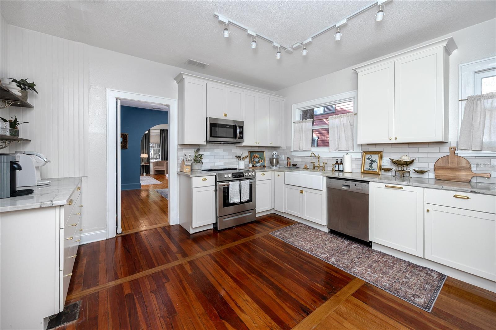 HAMPTON TERRACE - Residential