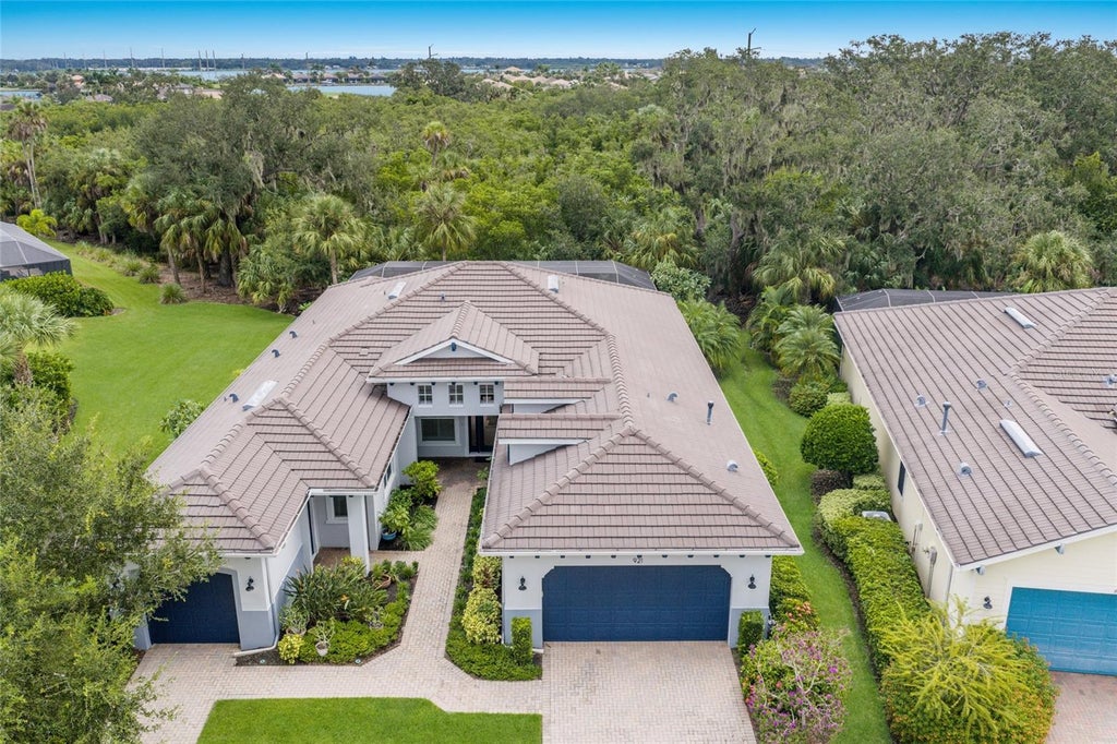 Photo of 921 Riverscape Street, Bradenton, FL 34208 (MLS # A4705595)