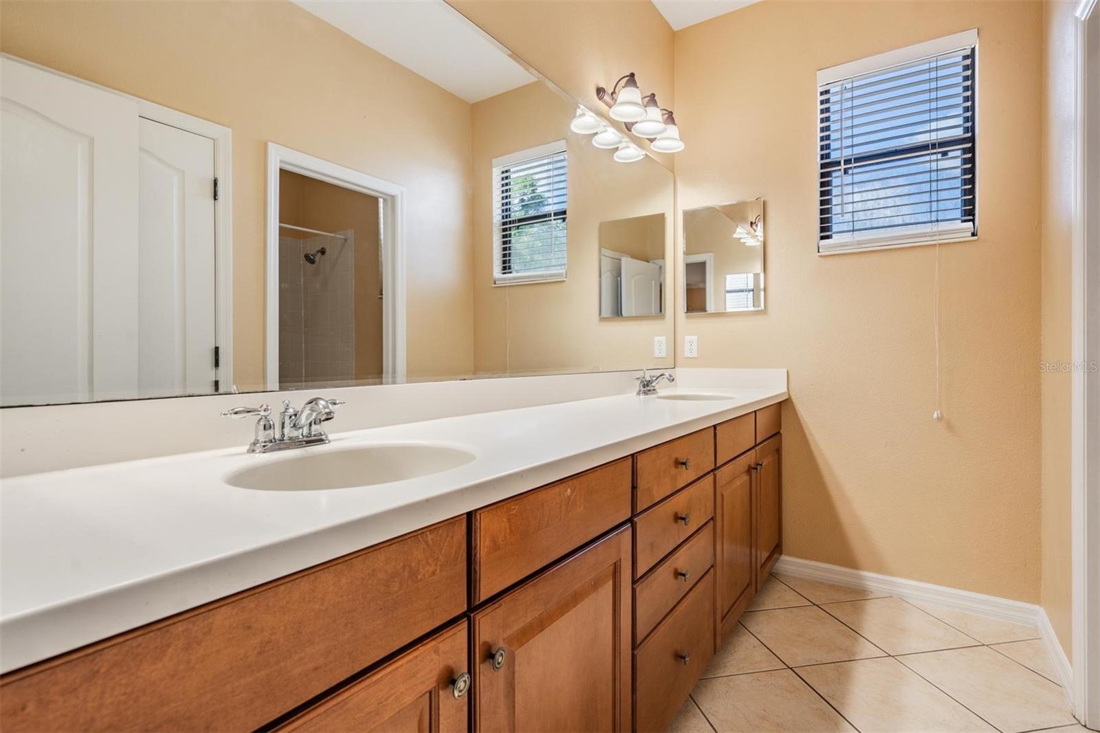 OAK LNDG - Residential