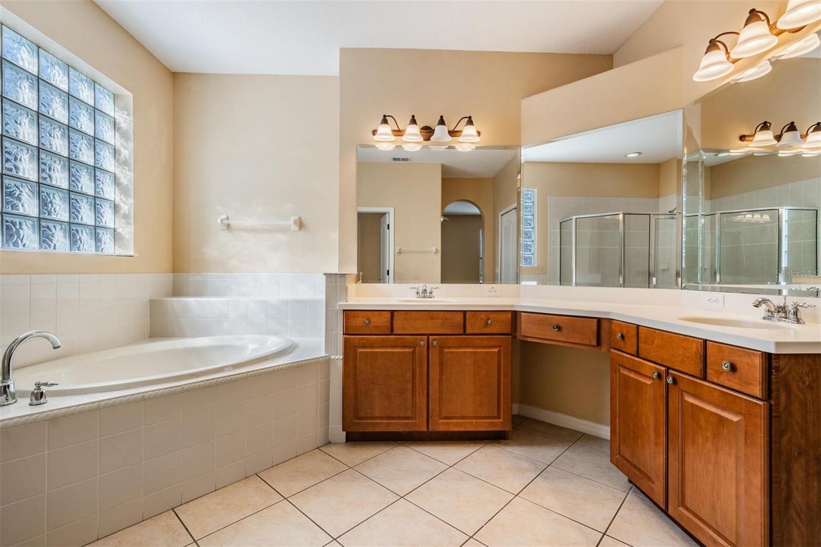 OAK LNDG - Residential