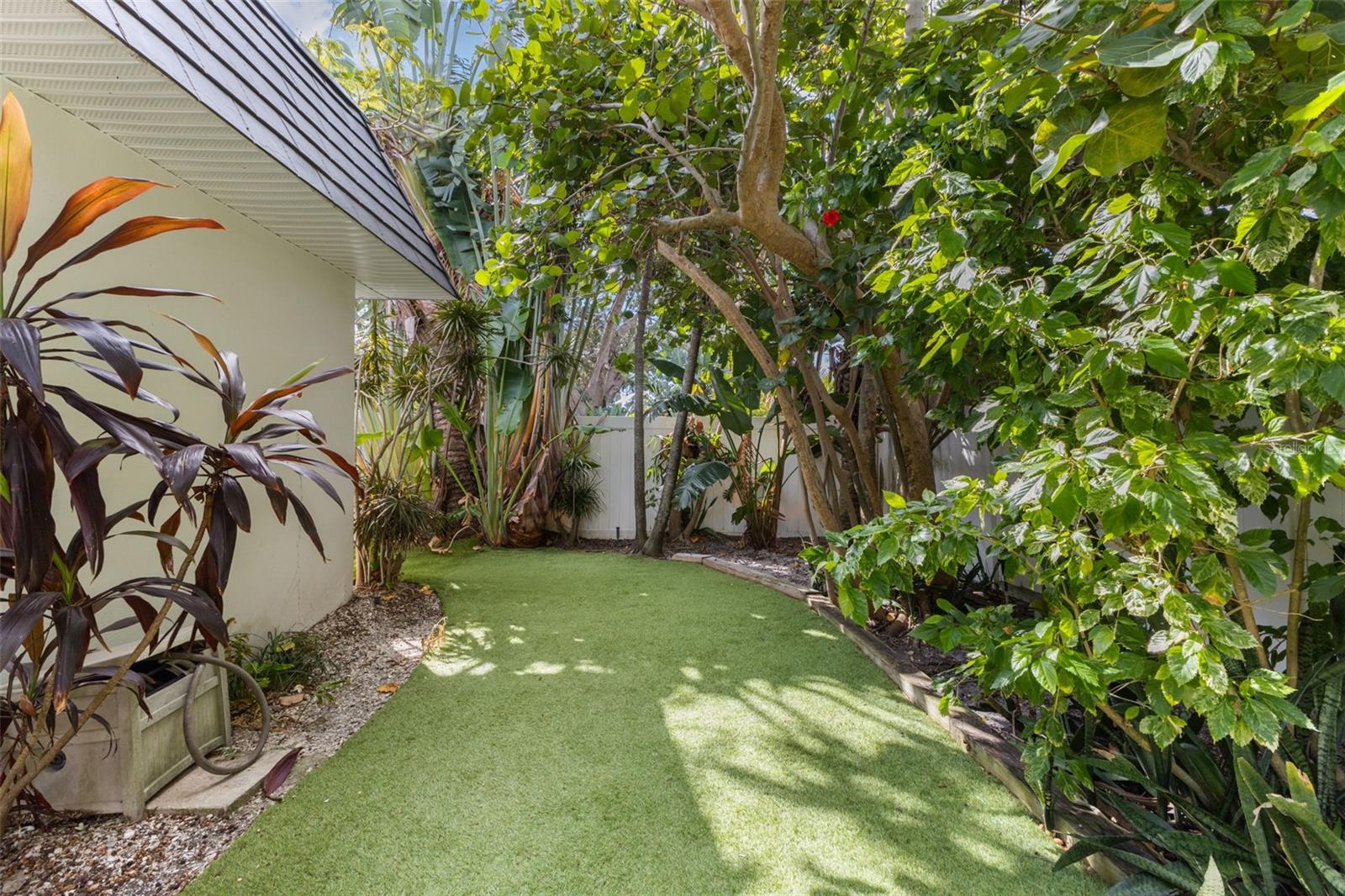 TIERRA VERDE - Residential